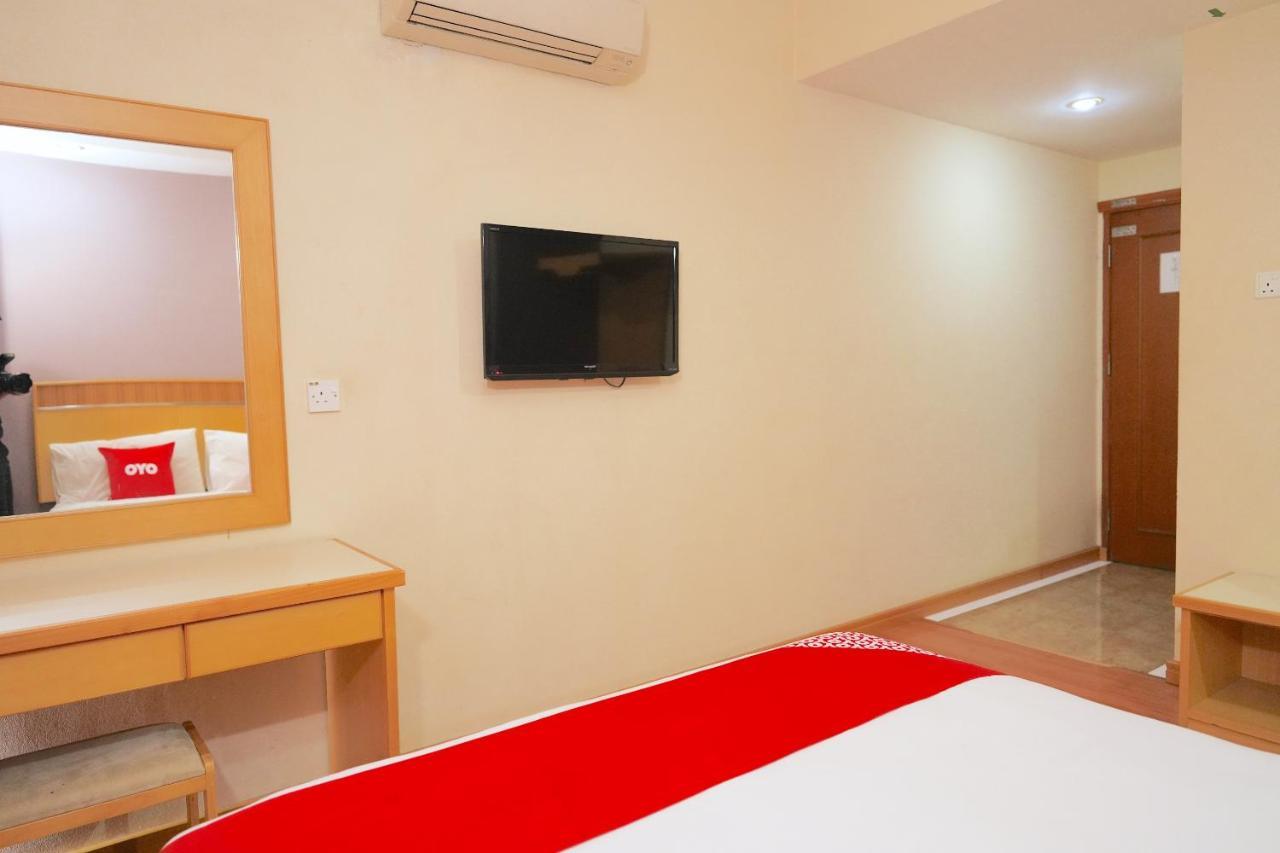 בינטולו Oyo 89866 Houz Inn מראה חיצוני תמונה