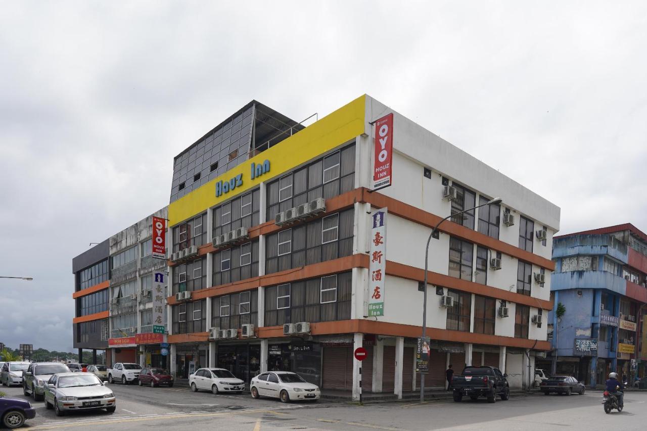 בינטולו Oyo 89866 Houz Inn מראה חיצוני תמונה
